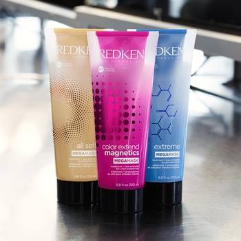 MOISTURIZE WITH A HAIR MASK